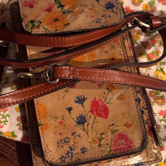 Patricia Nash Aegean Blooms Chiavella Phone Crossbody Bag - Picture 3 of 8